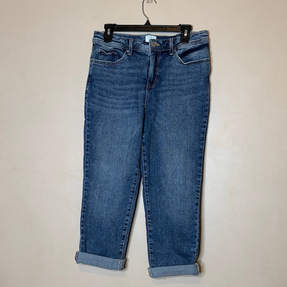 Time & Tru Boyfriend Denim Jeans High Waisted 
Size 4, Medium wash (Bin #1)